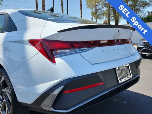 Certified 2025 Hyundai Elantra Sport FWD image 11