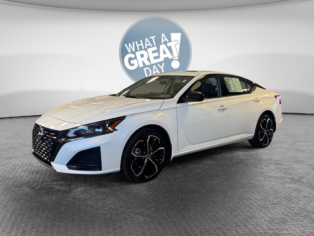 Used 2023 Nissan Altima 2.5 SR w/ SR Premium Package AWD/4WD image 8
