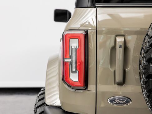 Used 2025 Ford Bronco Outer Banks AWD/4WD image 17