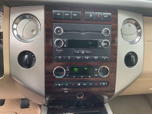 Used 2014 Ford Expedition EL XLT w/ Equipment Group 202A AWD/4WD image 16