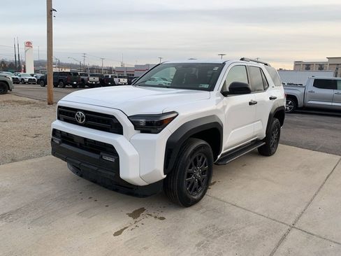 Used 2025 Toyota 4Runner SR5 image 7