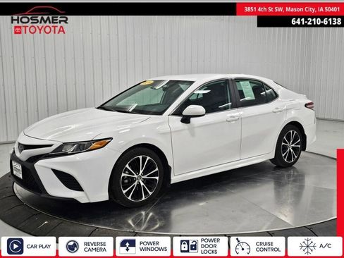 Used 2020 Toyota Camry SE image 1