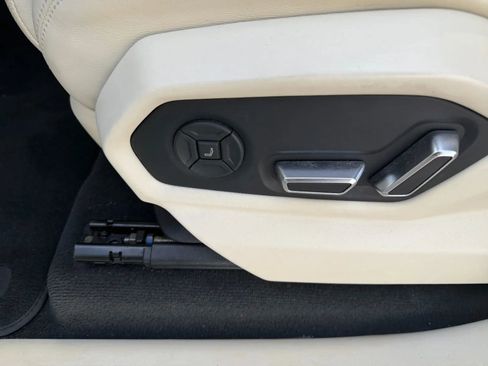 Used 2019 Lamborghini Urus AWD/4WD image 18