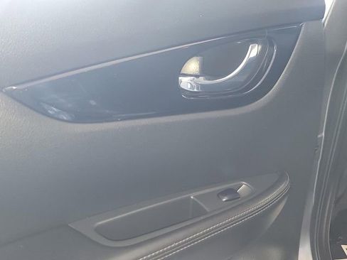 Used 2019 Nissan Rogue Sport SV w/ All-Weather Package image 10