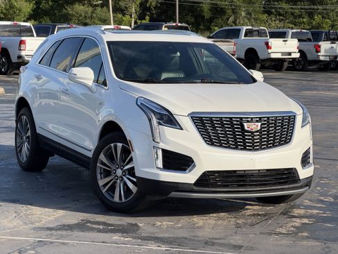 Used 2024 Cadillac XT5 Premium Luxury FWD image 3