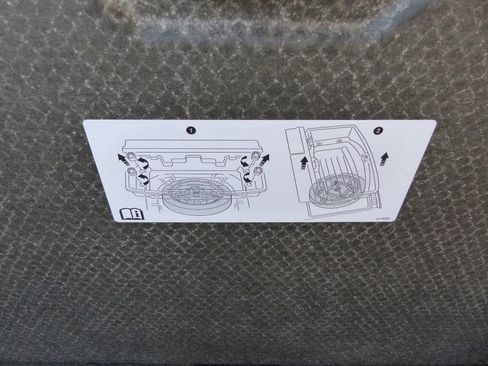 Used 2025 Chevrolet Traverse LT w/ LPO, Floor Liner Package AWD/4WD image 44