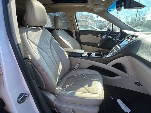 Used 2018 Lincoln MKX Reserve w/ Driver Assistance Package image 14