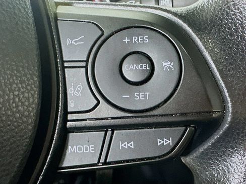 Used 2025 Toyota RAV4 XLE FWD image 23