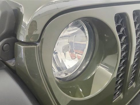 Used 2022 Jeep Gladiator Sport w/ Trailer Tow Package AWD/4WD image 14