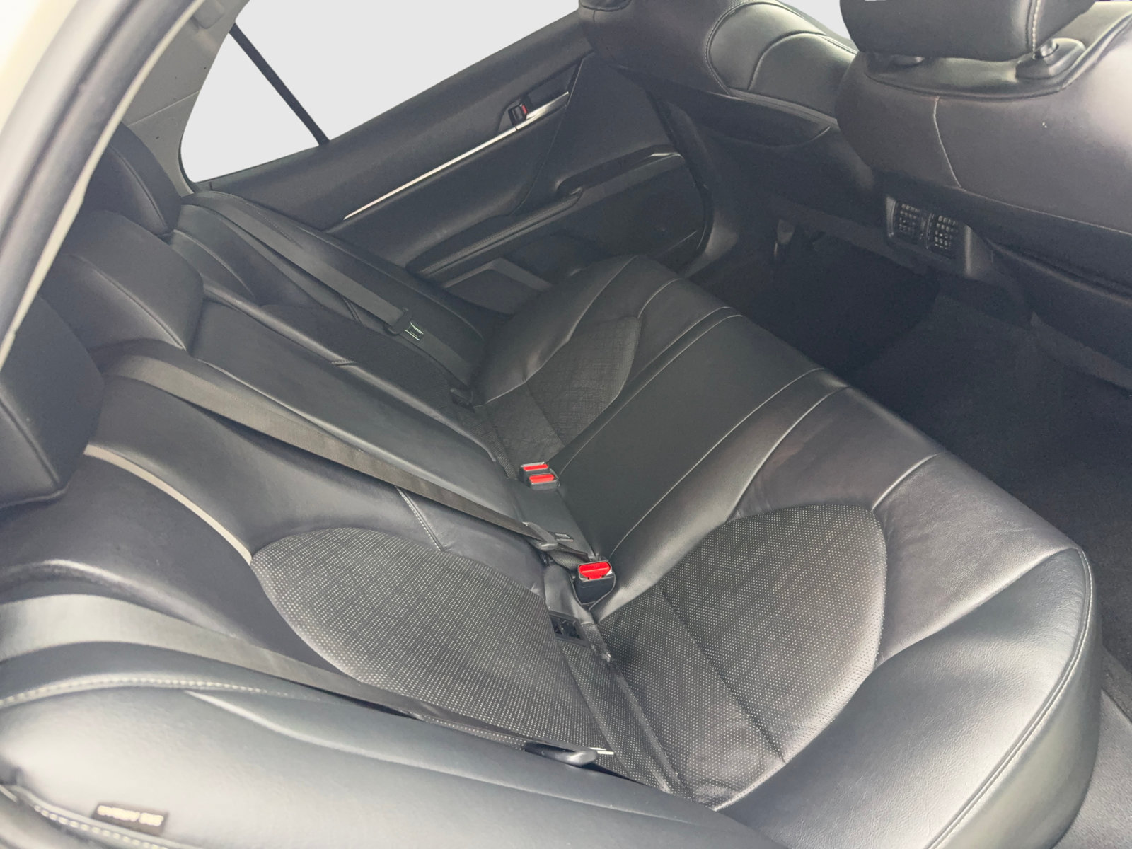 Used 2021 Toyota Camry XSE FWD image 40