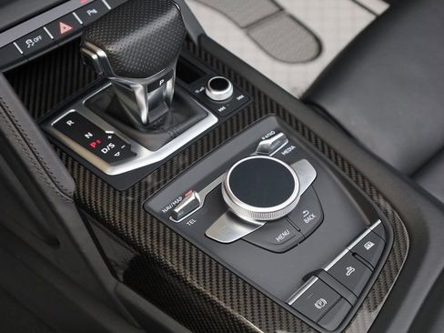 Used 2020 Audi R8 V10 w/ Carbon Exterior Package image 33