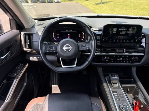 Used 2022 Nissan Pathfinder Platinum w/ Cargo Package AWD/4WD image 20
