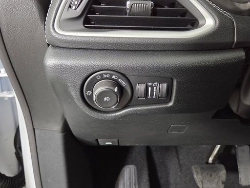 New 2026 Chrysler Pacifica Select image 19