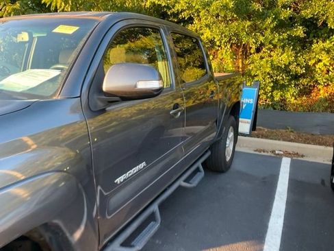 Used 2013 Toyota Tacoma 4x4 Double Cab w/ TRD Sport Pkg image 10