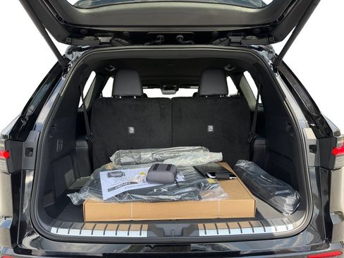 New 2026 Lexus TX 500h AWD image 8