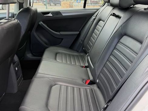 Used 2013 Volkswagen Jetta SEL FWD image 21