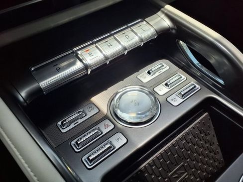 New 2026 Lincoln Nautilus Premier AWD/4WD image 13