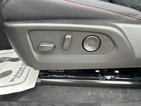 New 2026 Chevrolet Colorado Z71 w/ LPO, Hood Decal Package image 16