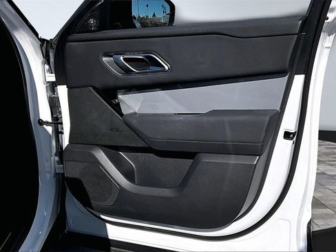 Used 2024 Land Rover Range Rover Velar S image 25