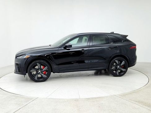 Certified 2025 Jaguar F-PACE SVR image 8