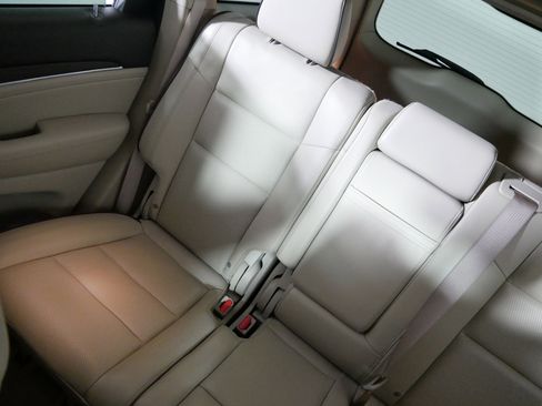 Used 2020 Jeep Grand Cherokee Overland image 12