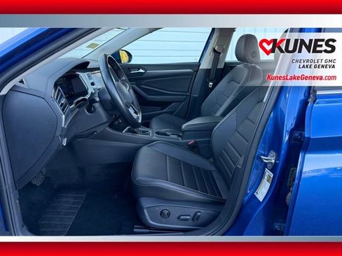 Used 2024 Volkswagen Jetta SE image 14