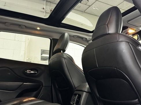 Certified 2021 Jeep Cherokee Trailhawk w/ Sun, Sound & Nav Group image 4