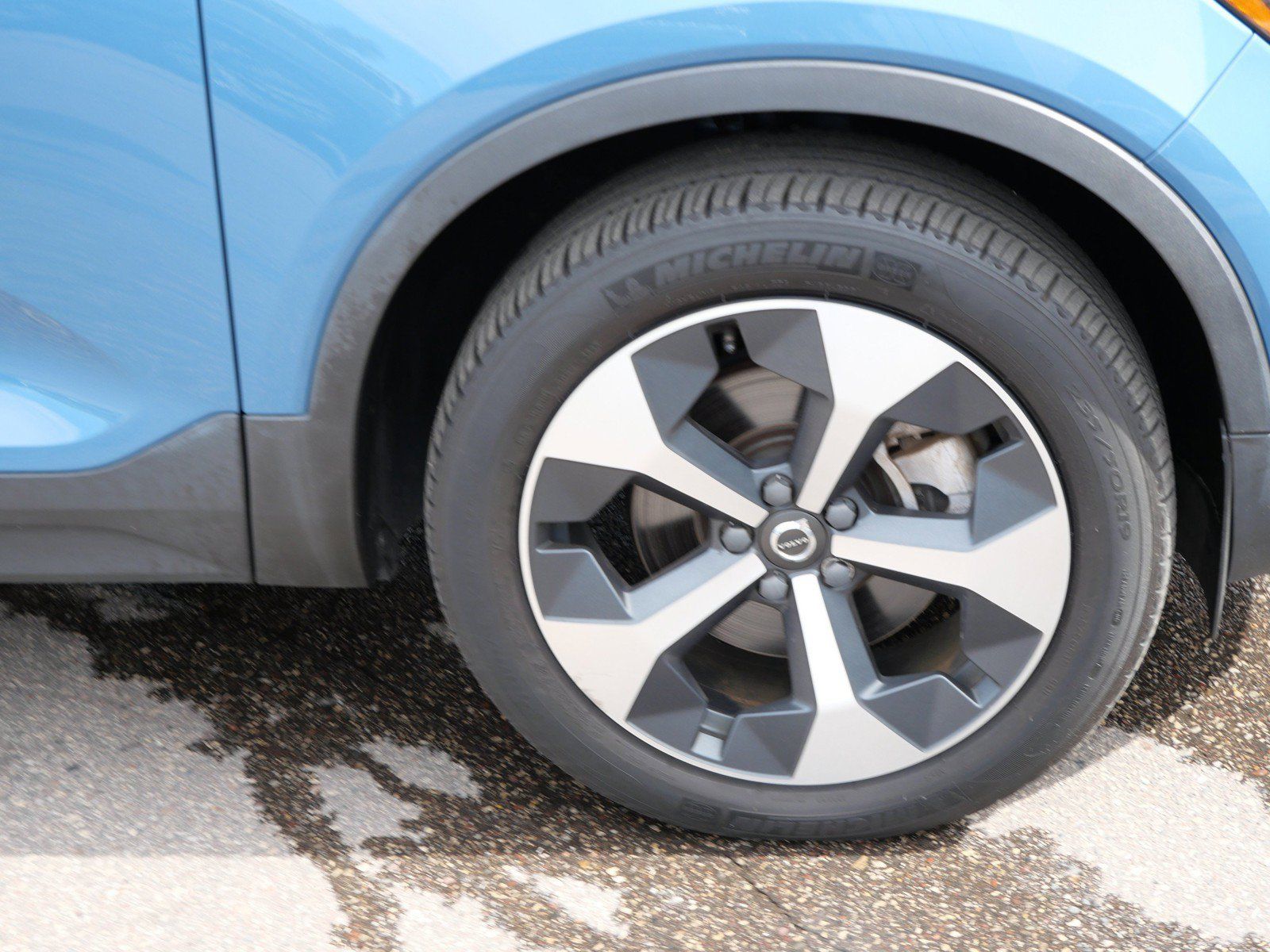 Used 2024 Volvo XC40 B5 Core w/ Protection Package Premier AWD/4WD image 9