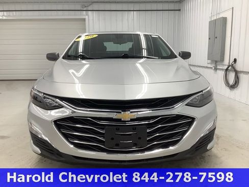 Used 2020 Chevrolet Malibu LS image 2