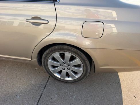 Used 2006 Toyota Avalon XLS FWD image 4