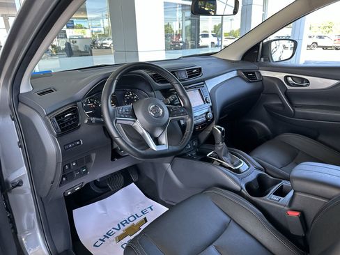 Used 2020 Nissan Rogue Sport SL FWD image 10