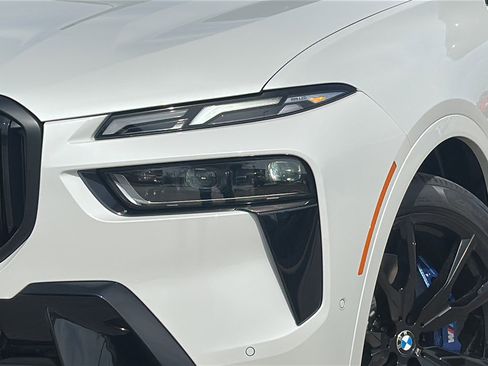 New 2026 BMW X7 M60i image 4