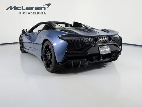 Used 2026 McLaren Artura Spider RWD image 8