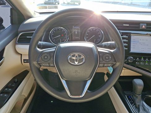 Used 2019 Toyota Camry LE image 18