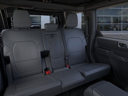 New 2026 Ford Bronco Outer Banks w/ Sasquatch Package AWD/4WD image 12