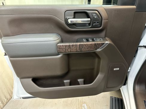 Used 2023 GMC Sierra 3500 Denali w/ Denali Ultimate Package image 26