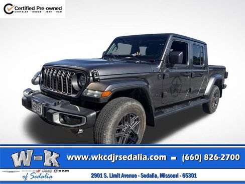 Used 2024 Jeep Gladiator Sport AWD/4WD image 9
