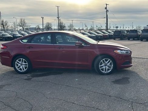 Used 2014 Ford Fusion SE image 2