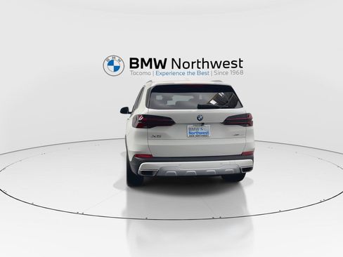 Used 2024 BMW X5 xDrive40i w/ Premium Package AWD/4WD image 2