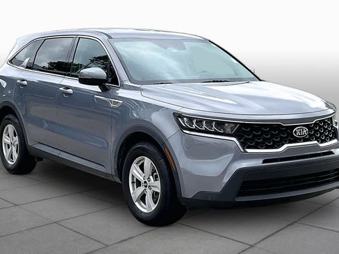 Used 2021 Kia Sorento LX FWD image 3