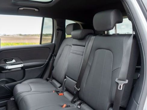 Used 2023 Mercedes-Benz GLB 250 4MATIC image 16