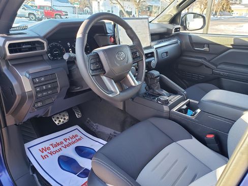 Used 2025 Toyota Tacoma SR image 9