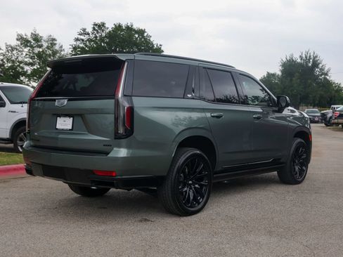 Used 2024 Cadillac Escalade Sport Platinum w/ LPO, ONYX Package AWD/4WD image 4