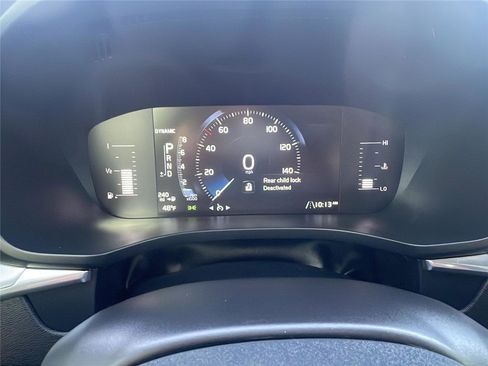 Used 2019 Volvo XC60 T5 Momentum w/ Premium Package image 24