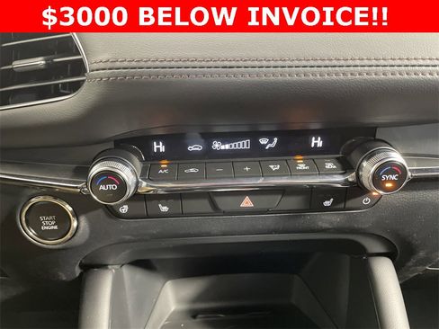 New 2025 MAZDA MAZDA3 2.5 Turbo Sedan w/Premium Plus image 23