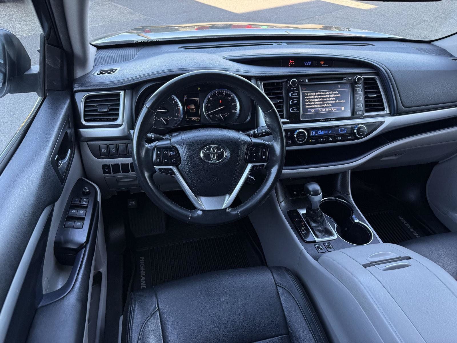 Used 2018 Toyota Highlander XLE AWD/4WD image 17