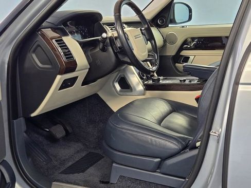 Used 2019 Land Rover Range Rover HSE image 14