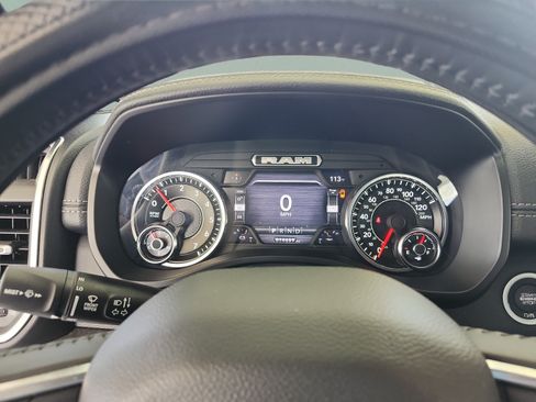 Used 2023 RAM 1500 Laramie AWD/4WD image 11