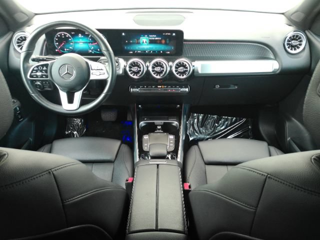 Used 2022 Mercedes-Benz GLB 250 4MATIC w/ Premium Package Lite image 2