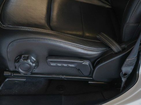 Used 2023 Jeep Wrangler Sahara AWD/4WD image 10